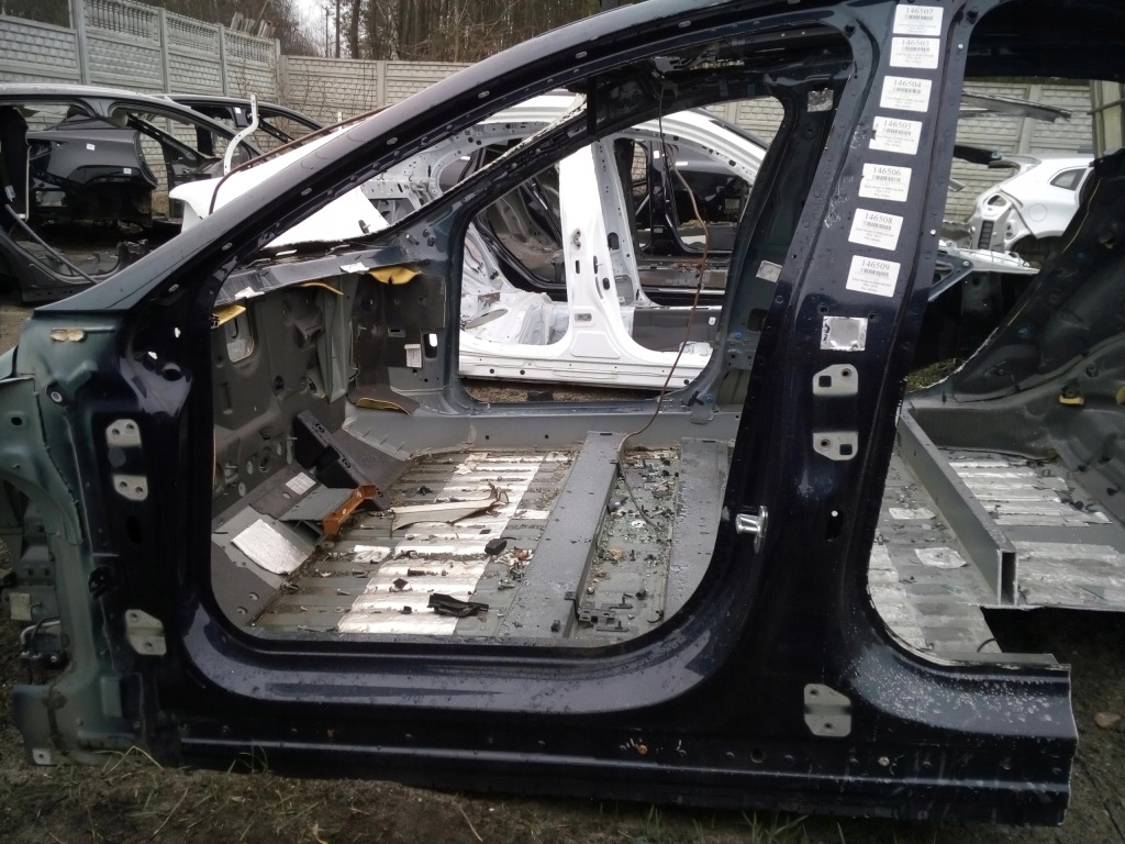 Купить Tesla model s стойку порог левая