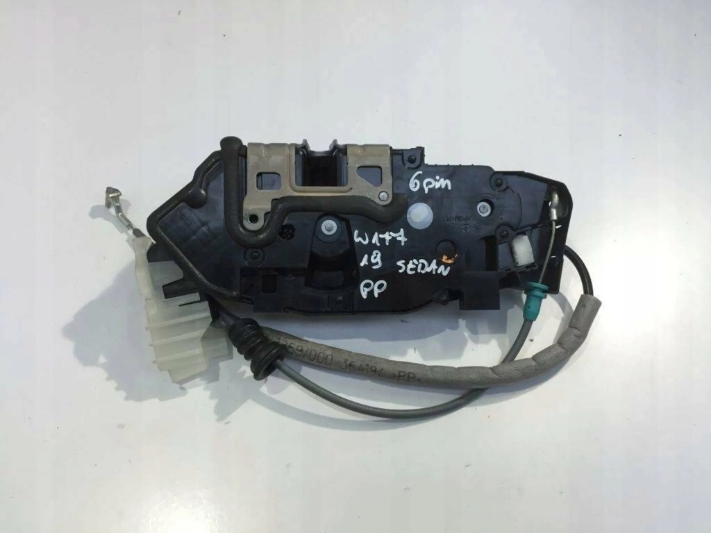 Купить Mercedes a w177 2019 замок дверь перед правый