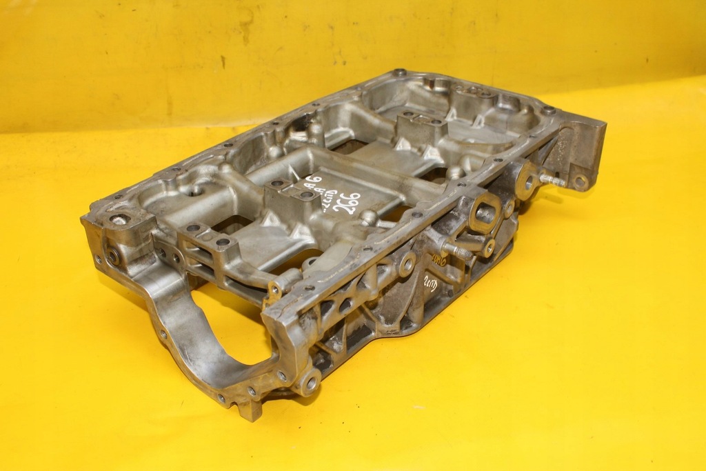 фото №2, Основа картера масляний mazda 2.2 citd r2aa10380