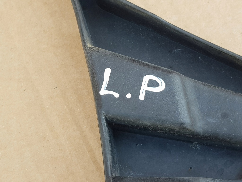 фото №13, Направляющая бампера левый перед / audi a2 99-05 / 8z0854729 / хороший оригинал