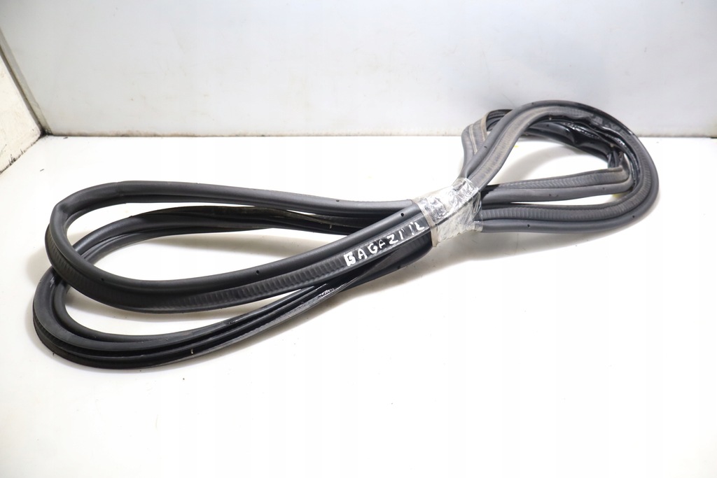 фото №1, Прокладка крышки багажника seat leon iii