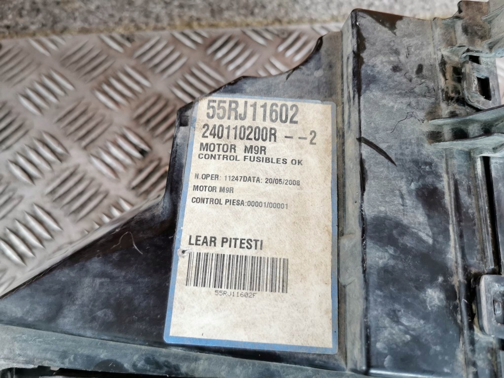 фото №3, Коробка предохранителей renault оригинальный номер 240110200r