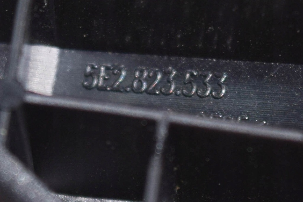 фото №6, Skoda karoq ручка открывания капот rhd 5e2823533 1.5 бензин 110kw 2019