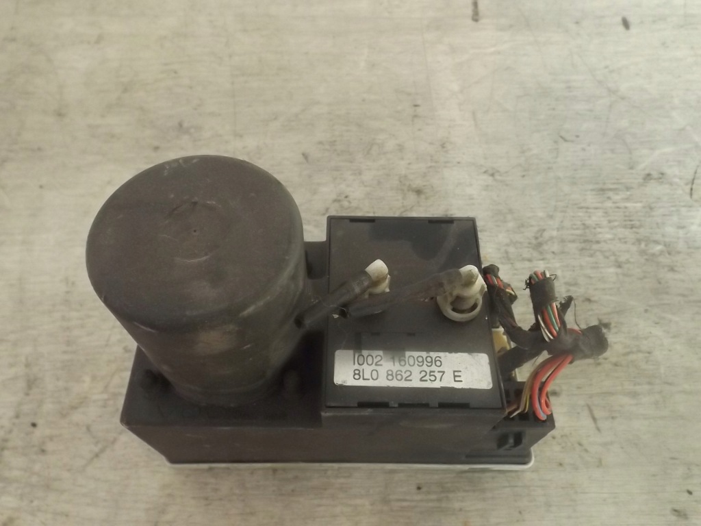 фото №1, Помпа замка центрального audi a4 8l0862257e