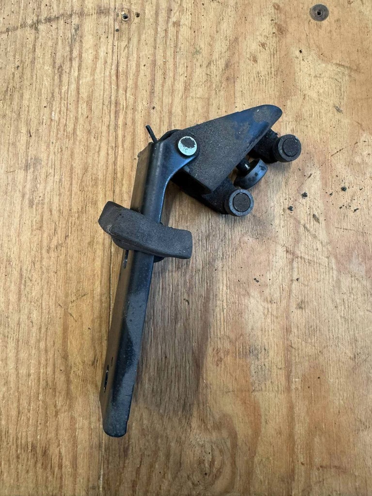 фото №3, Ролик направляющая дверь раздвижных правых renault trafic ii