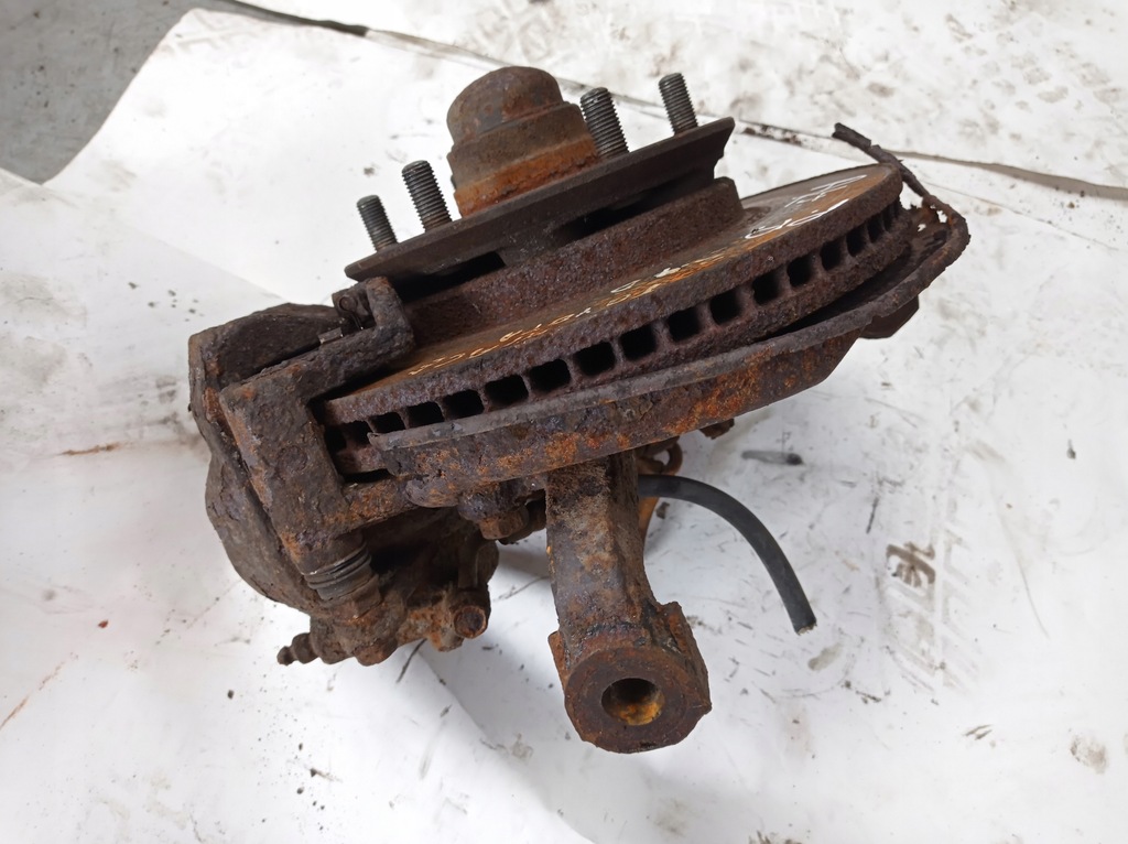 фото №4, Поворотный кулак правый перед hiace iv 1996 2.4d 2l