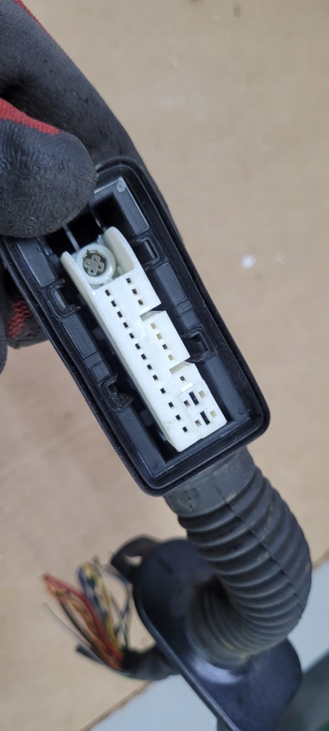 фото №5, A8 a6 s6 штекер колодка zącze дверь 20pin +4 pin камера 4h0972702