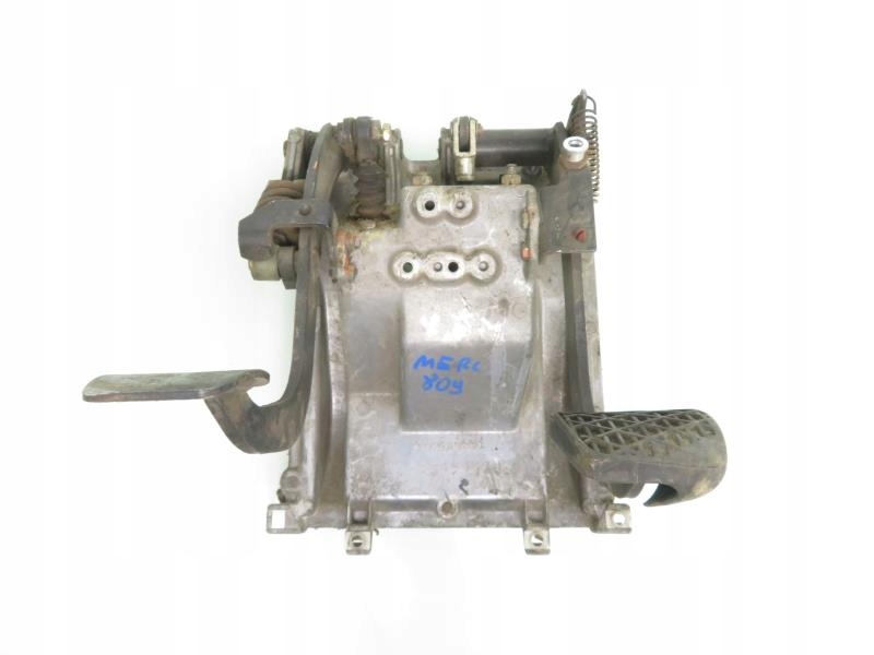 фото №1, Педалі гальма зчеплення mercedes 809 6732940201