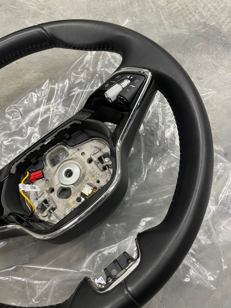 фото №7, Воздуховод skoda octavia iv 4 подогрев лепестки переключения ładna