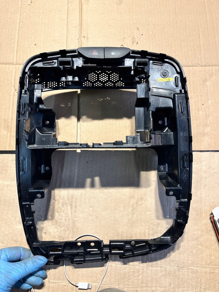 фото №1, 8 renault clio iv панель рамка захист консолі 681045729r