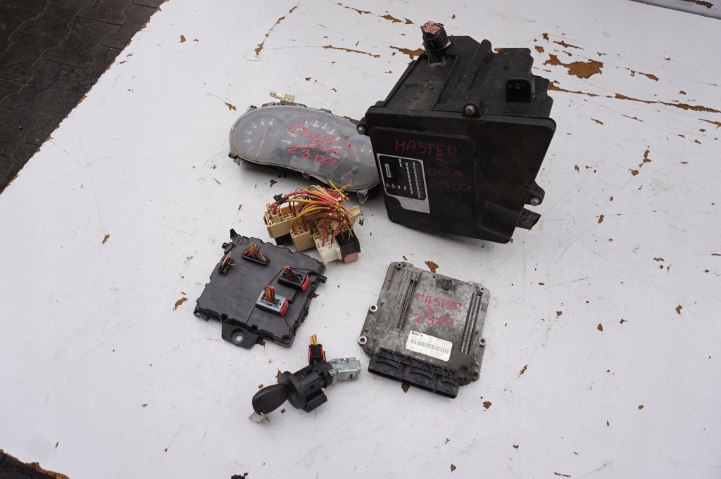 фото №1, Бортовой компьютер блок управления двигателя 237100899r renault master 3 iii 2.3 dci