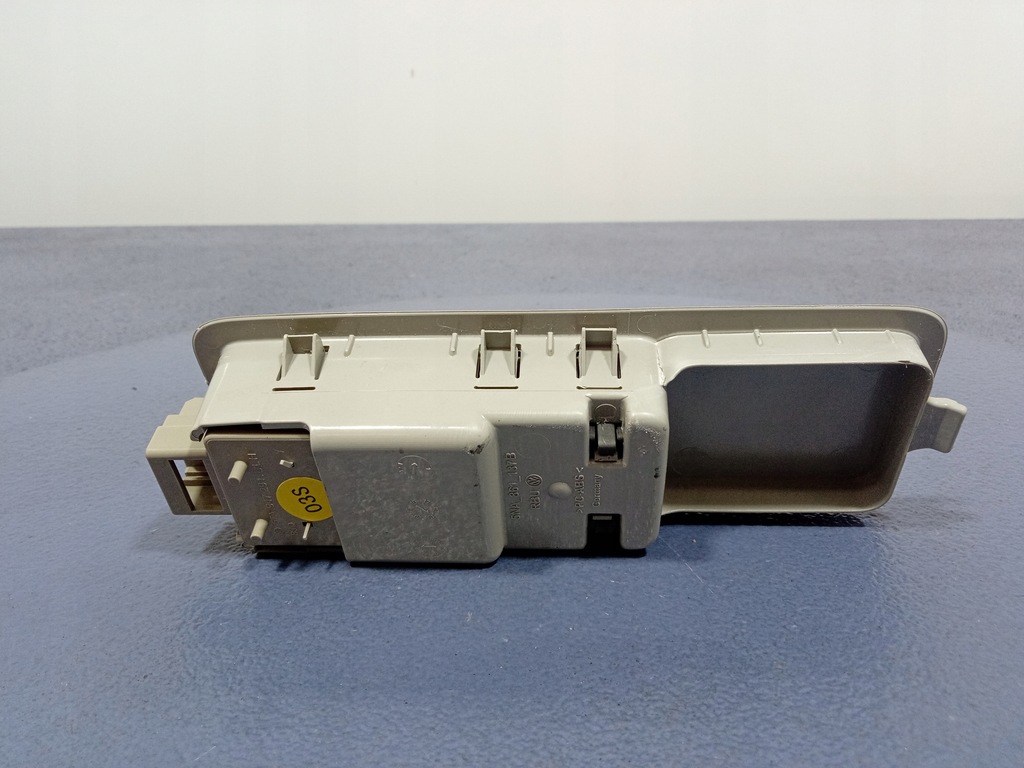 фото №6, Vw tiguan ii 16- лампа потолочный задняя левая 5ta947291