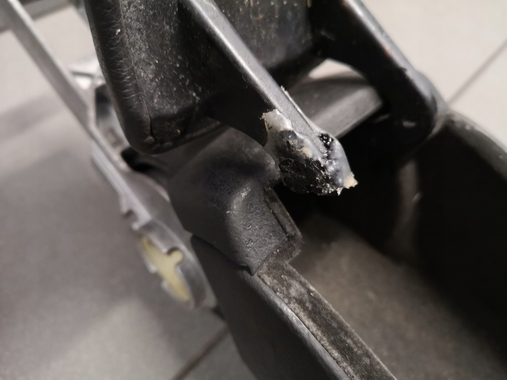 фото №9, Подлокотник чёрный кожа средний audi a6 c5