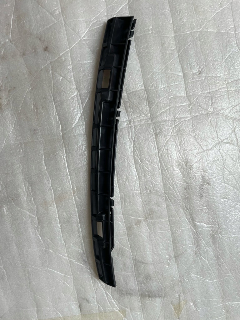 фото №1, Направляющая бампера 561807723 vw passat b7