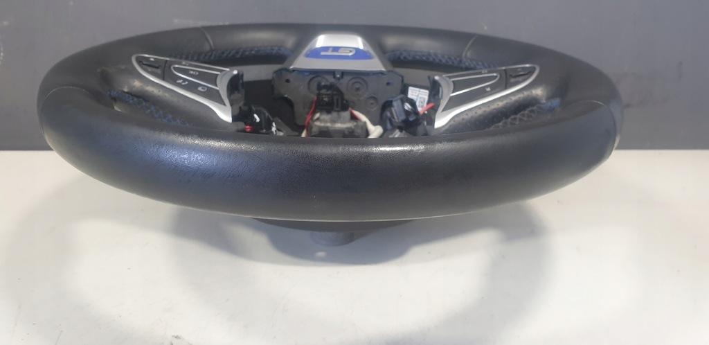 фото №13, Renault megane iv gt воздуховод кожаный чехол 484007263r