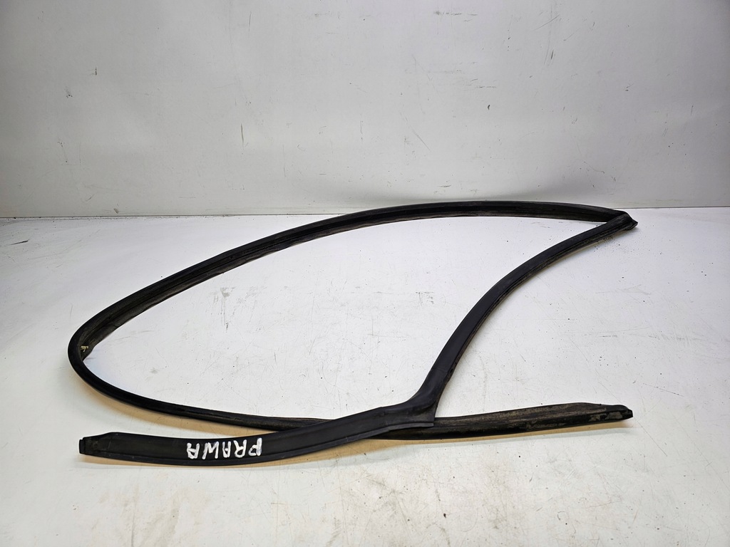 фото №1, Прокладка порог правая audi q5 8r