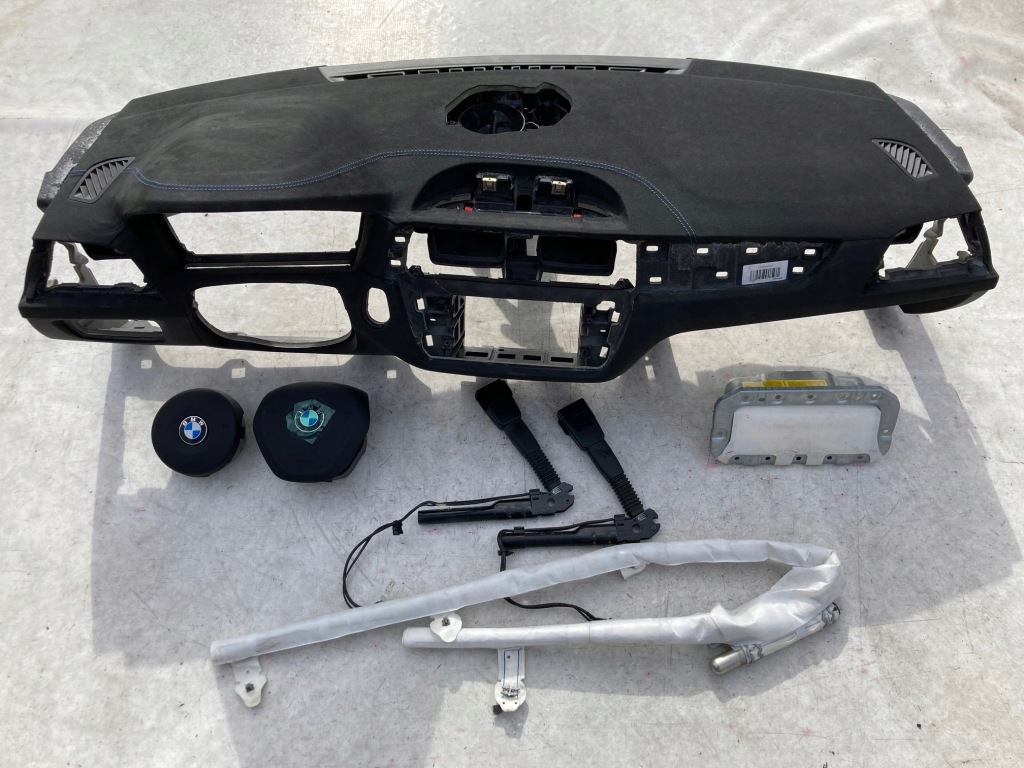 фото №1, Bmw f20 f82 m2 панель приладів консоль панель приладів шкіра подушка безпеки ремені pas подушки безпеки !!