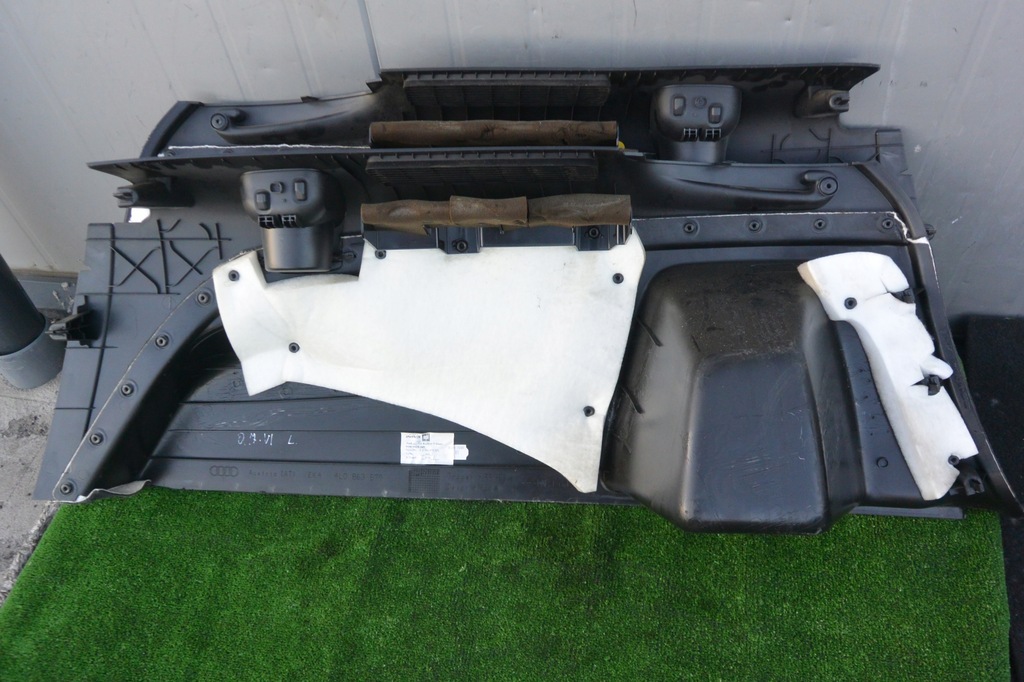 фото №12, Обшивка багажника kpl 5 місць audi q7 4l