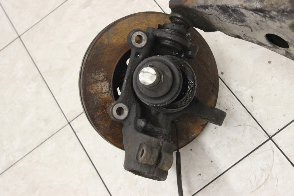 фото №8, Поворотный кулак диск рычаг левый перед custom 12r- 2.2