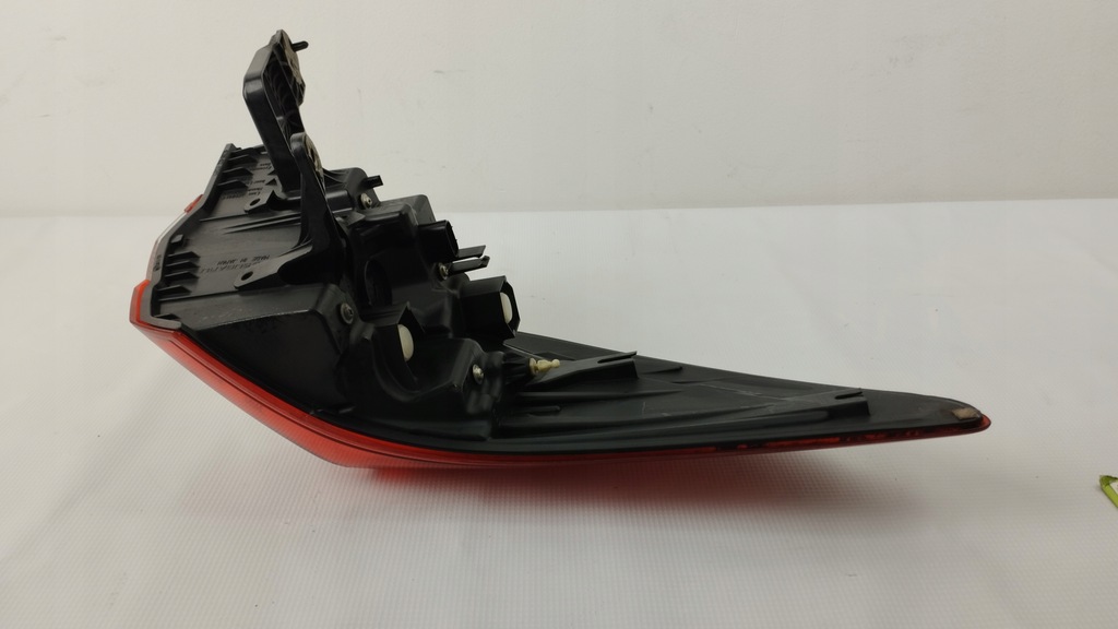 фото №13, Лампа правая задняя subaru outback v led