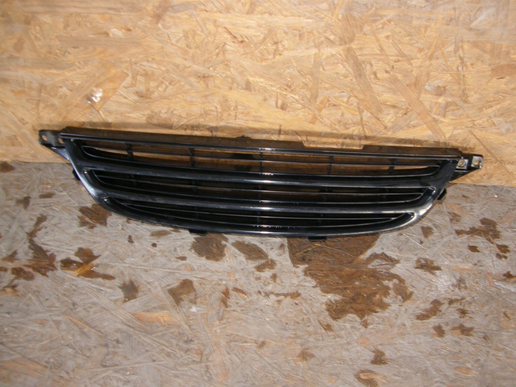 Купити Toyota avensis t22 97-00 решітка радіатора решітка  оригінал