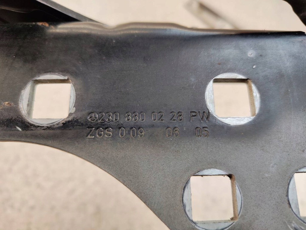 фото №7, Петля петли капот правый левый c197 mercedes sl r230 w230 a2308300453