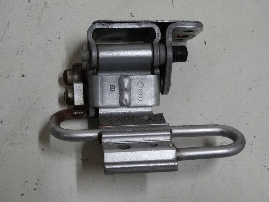 фото №1, Audi a4 b6 петля двері правий задня 8e0833412