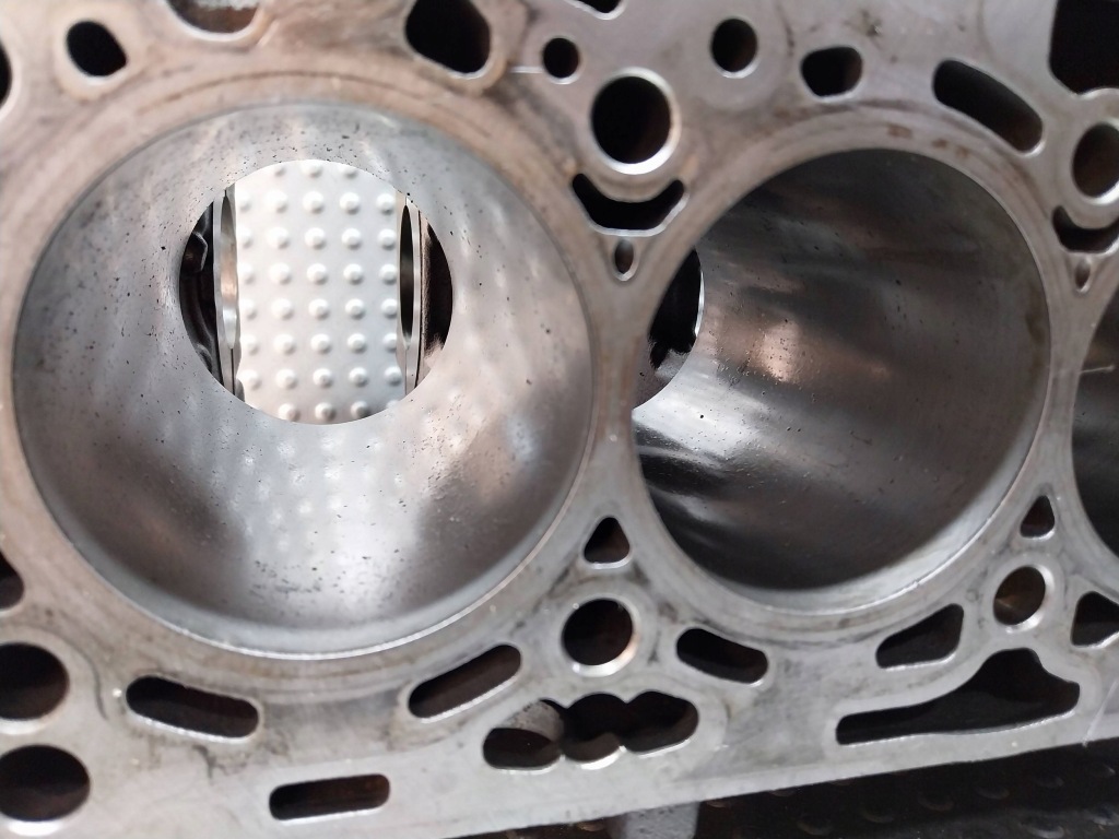 Купити Блок двигуна номінал 03n023c crb audi a4 b9 8w a5 8w q5 8r a6 c7 2.0 tdi