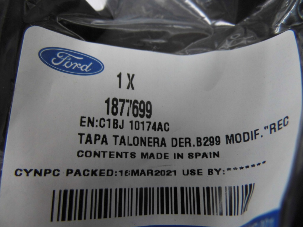 Заглушка порога  права fiesta mk7 st line _ ford оригінальний номер _ 1877699 _ c1bj-10174-ac Ціна
