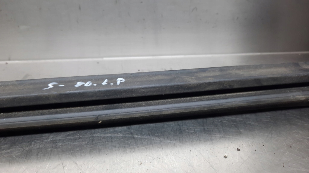 фото №5, Молдинг скло двері внутрішня лівий перед volvo s80 ii v70 iii xc70 ii