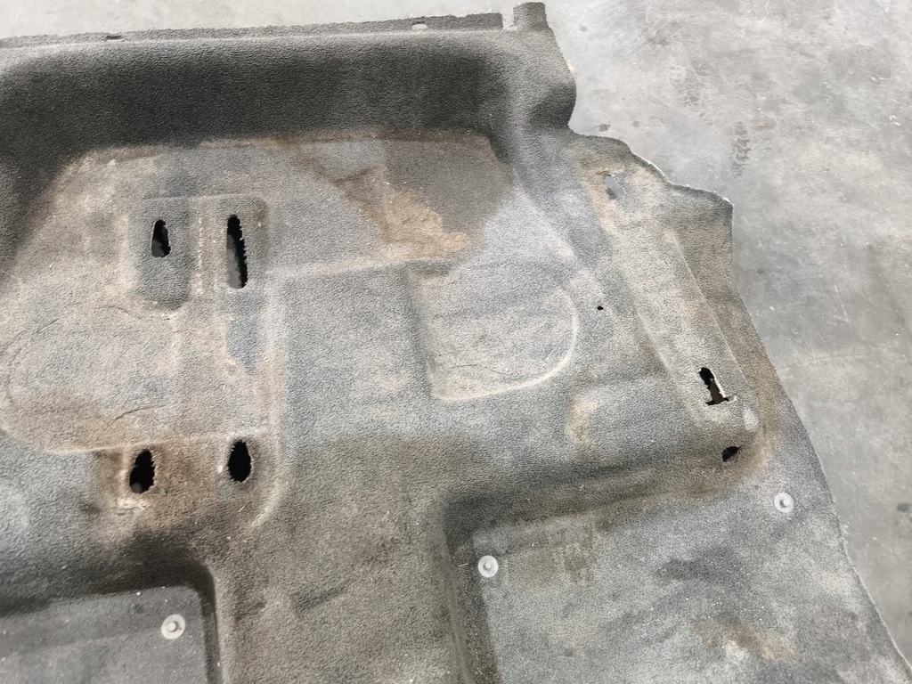 фото №6, Коврик обшивка audi q7 4l задняя 4l0863367a оригинал !!!