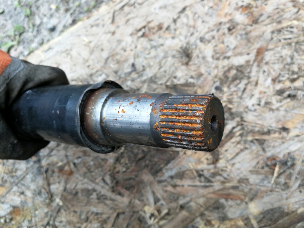 Приводной вал передняя правая mercedes gla w156 в Украине