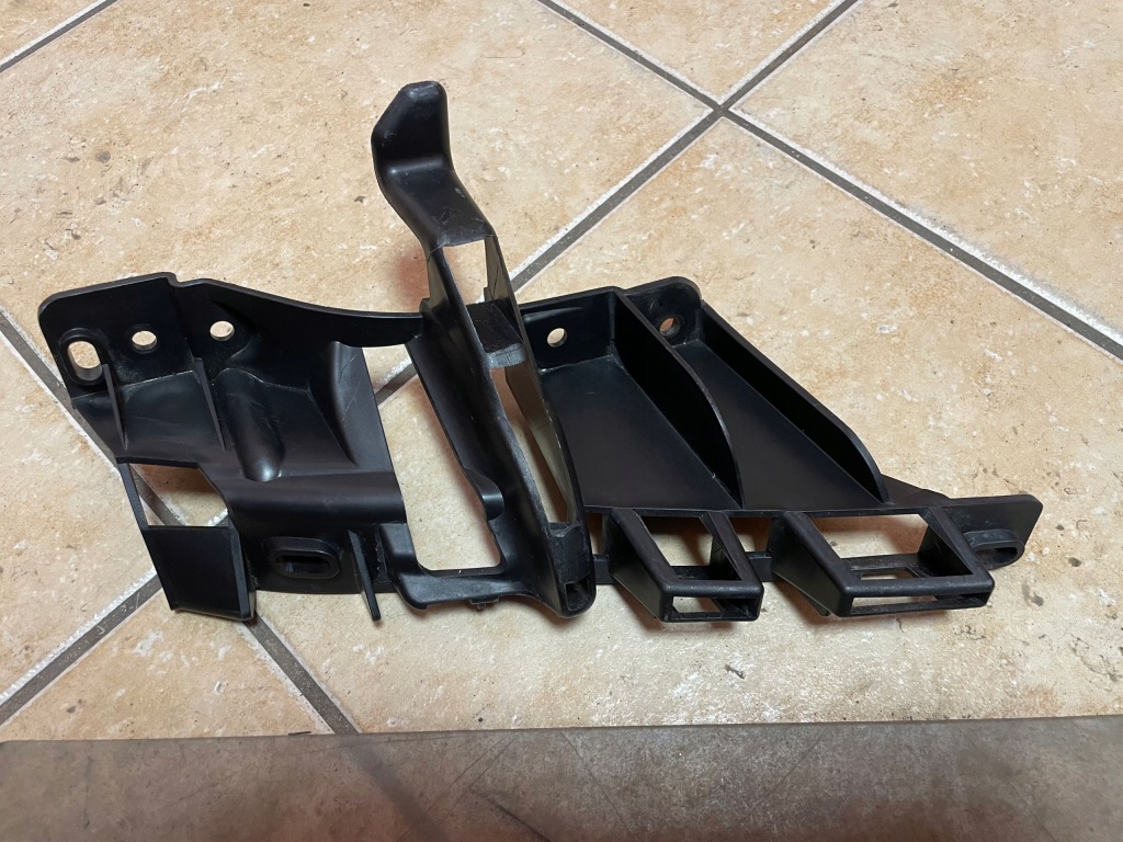 фото №1, Напрямна бампера лампи лівий перед renault modus 04-08 8200213544