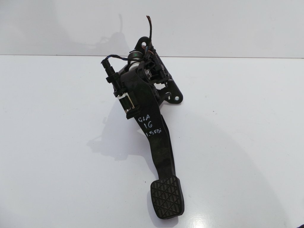 фото №1, Mercedes gla x156 2016 1.5dci педаль зчеплення