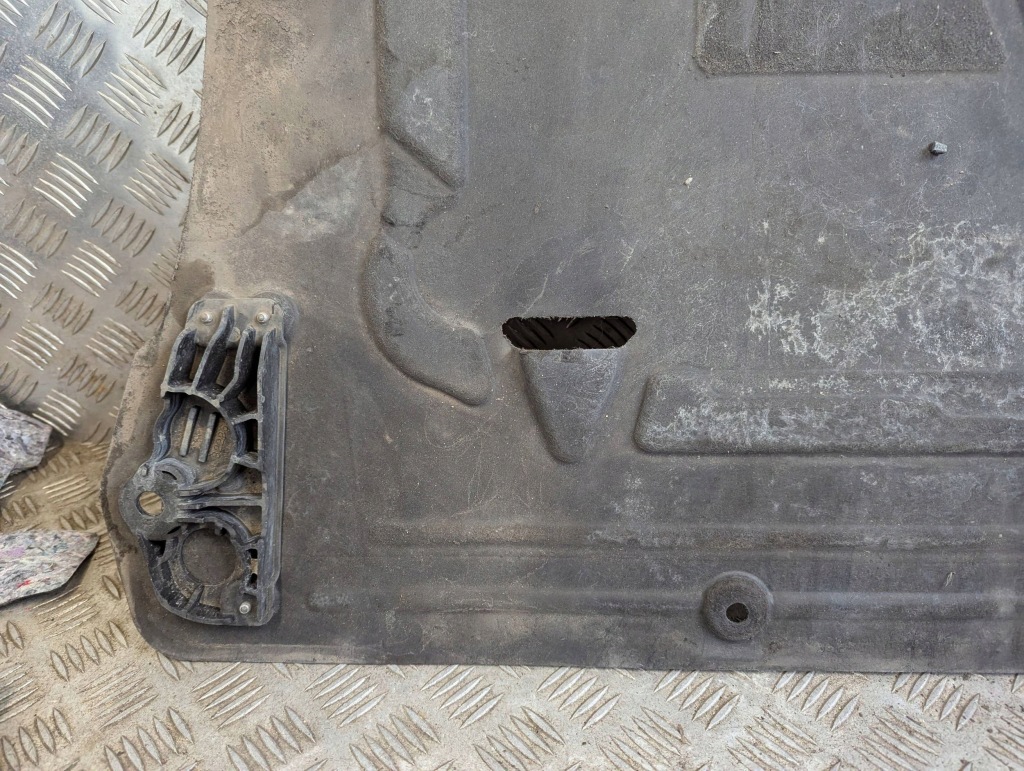 Volvo v60 ii 2019-2025 2.0 t8 защита плита нижняя двигателя с Разборки