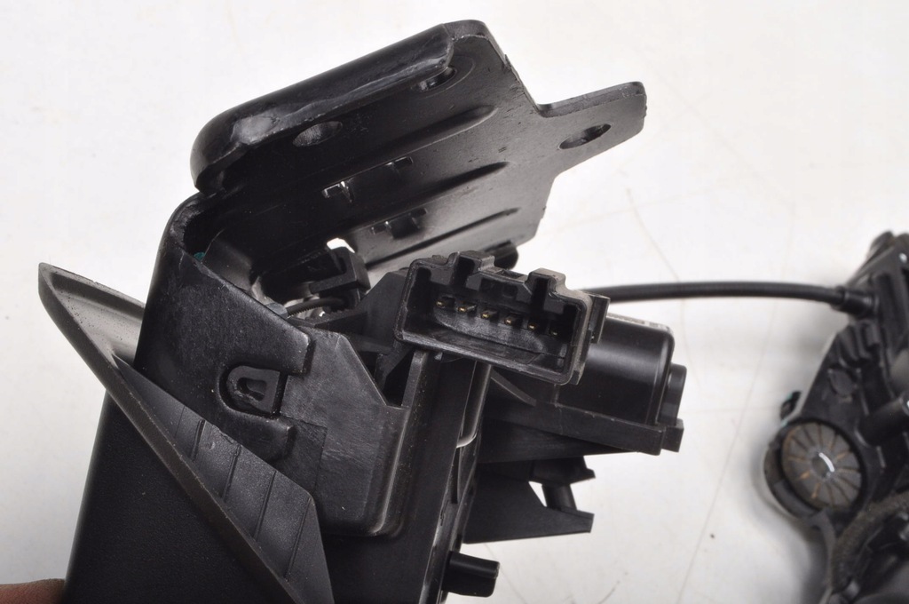 фото №6, Volvo s90 16-24 замок багажника кришки задня задній 31386567