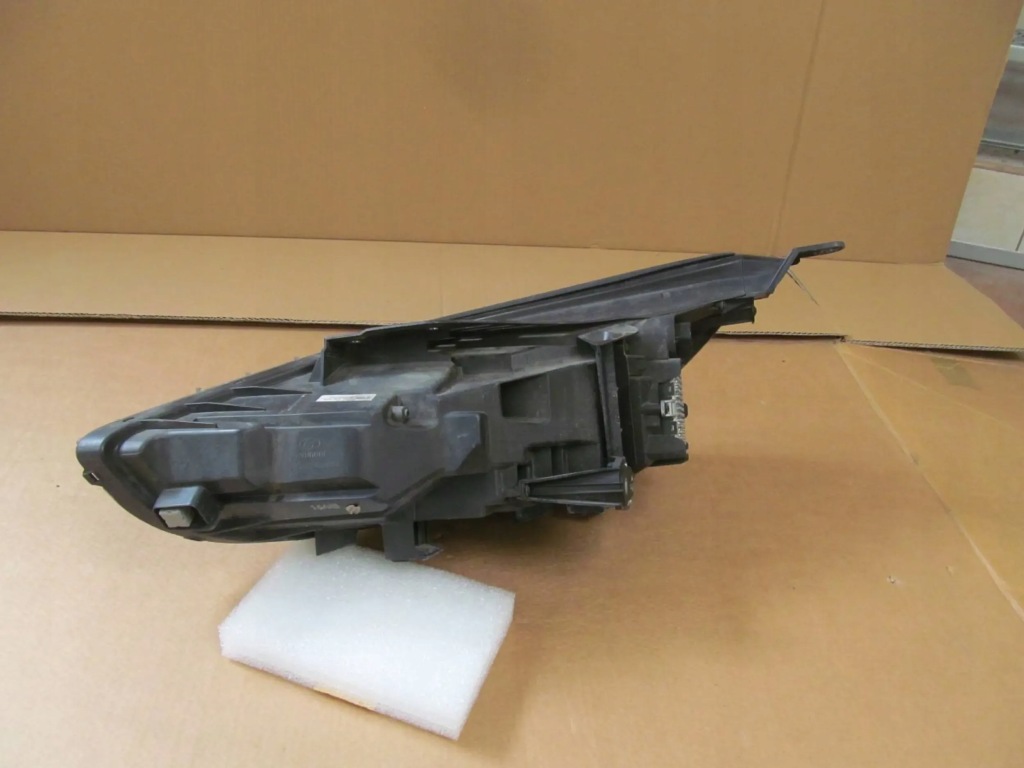 Hyundai i30 17-21 фара фара правая  перед передняя правый  led c408 Доставка