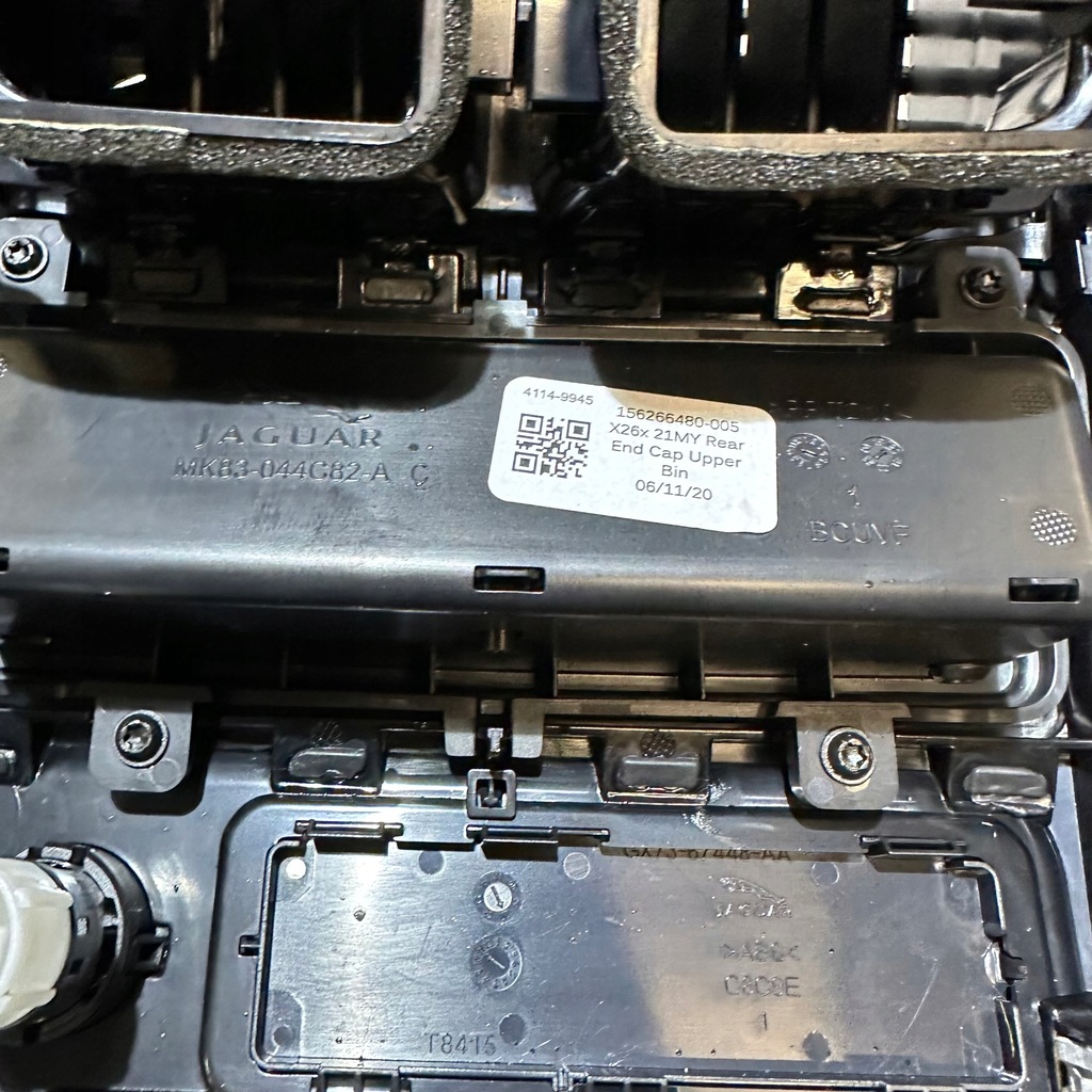 фото №7, Jaguar f-pace lift задняя воздуховод решётка туннель бардачок