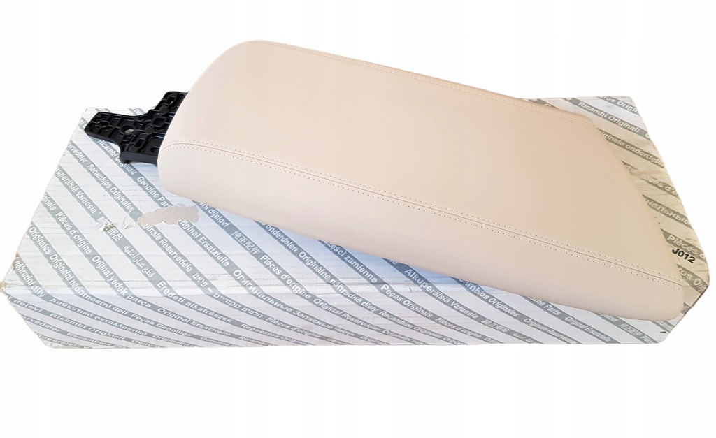 фото №1, Alfa romeo оригинальный номер подлокотник giulia 156153651