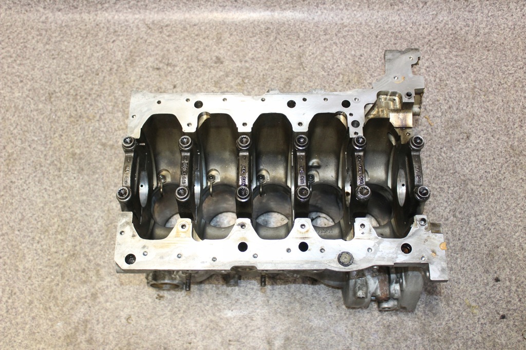 фото №8, Vw t5 03-10r 2.5tdi bpc блок двигателя 070103021l номинал