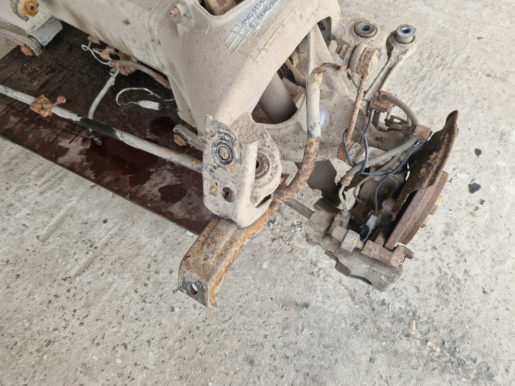 фото №8, Подвеска подрамник задняя задние citroen c5 iii x7 2.0 hdi