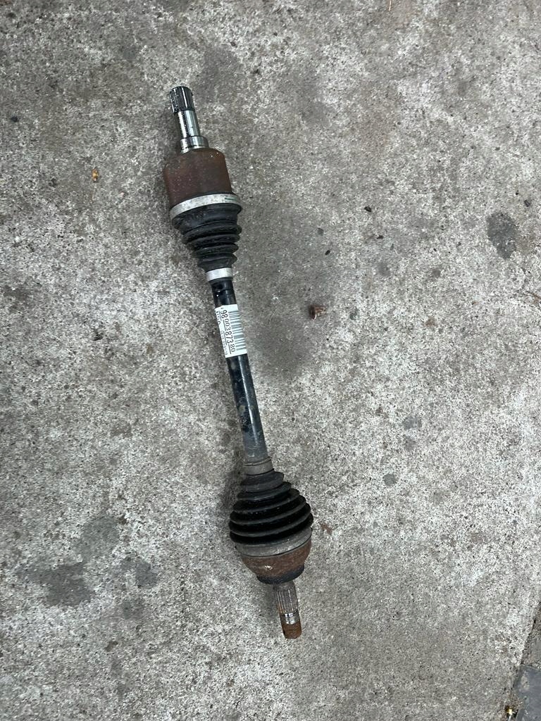 фото №1, Peugeot 2008 i приводной вал левая перед 9800387380