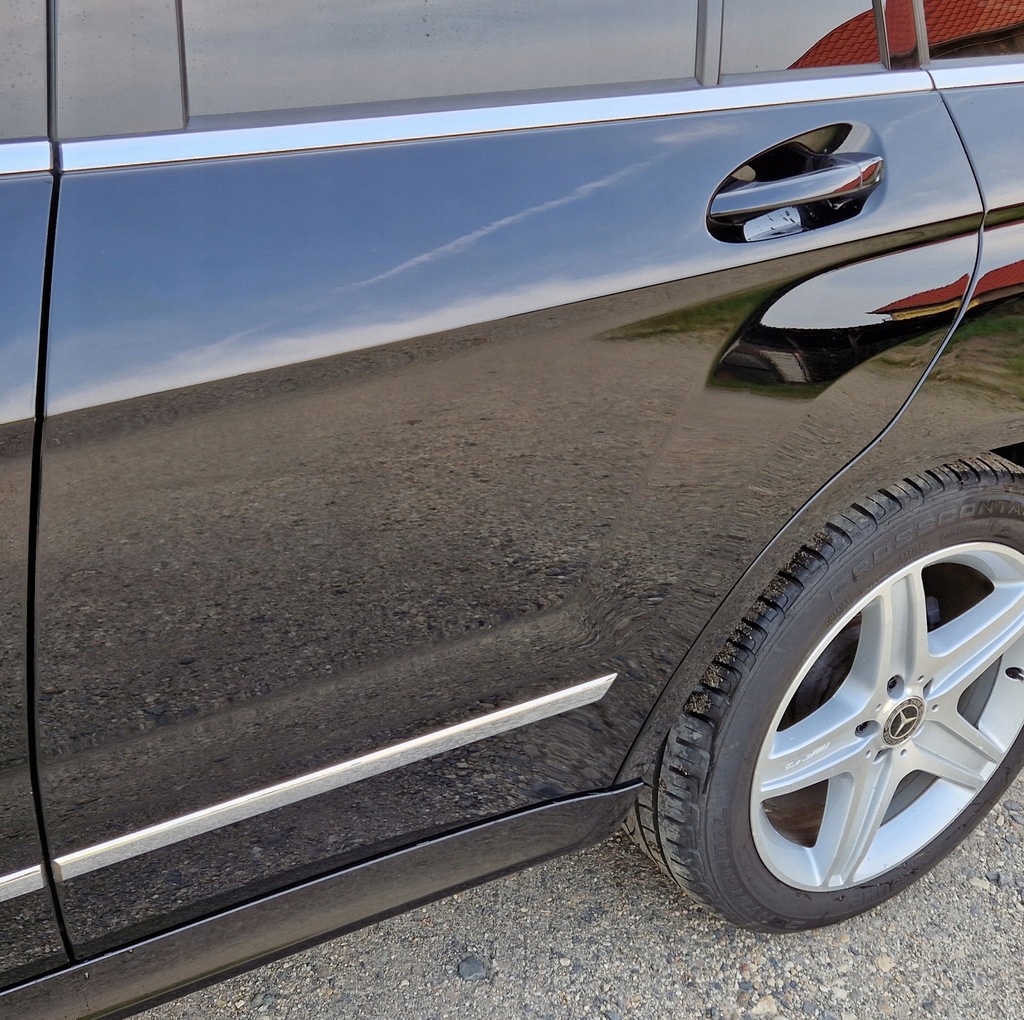 фото №1, Mercedes x204 glk дверь левый задняя лак 197