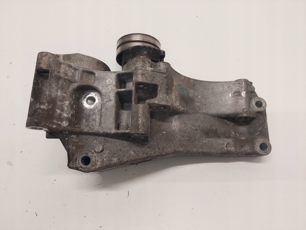 Купити Кронштейн генератора volkswagen golf polo lupo 1.4 032145169ab