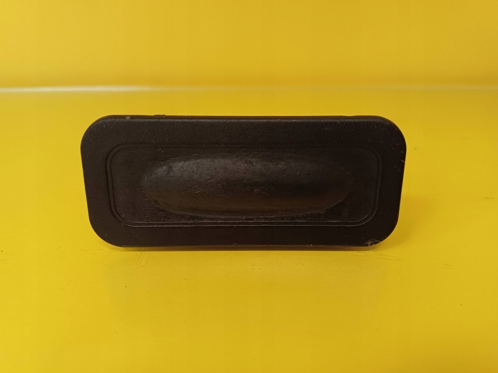 фото №1, Микровыключатель ручка крышки багажника renault scenic ii 8200076256b nr42