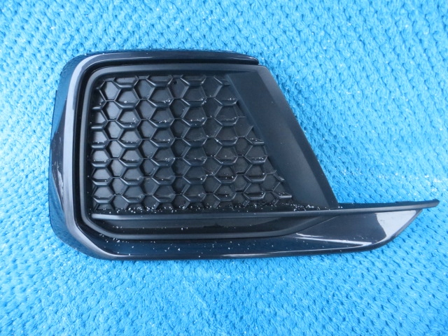 фото №2, Audi a1 ii 82a рамка решётка решётка радиатора правая