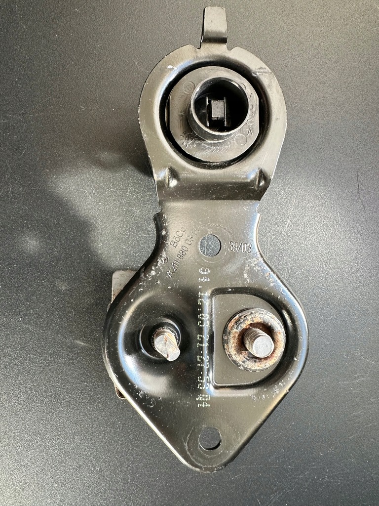 фото №1, Отбойник капот mercedes w211 a2118800360