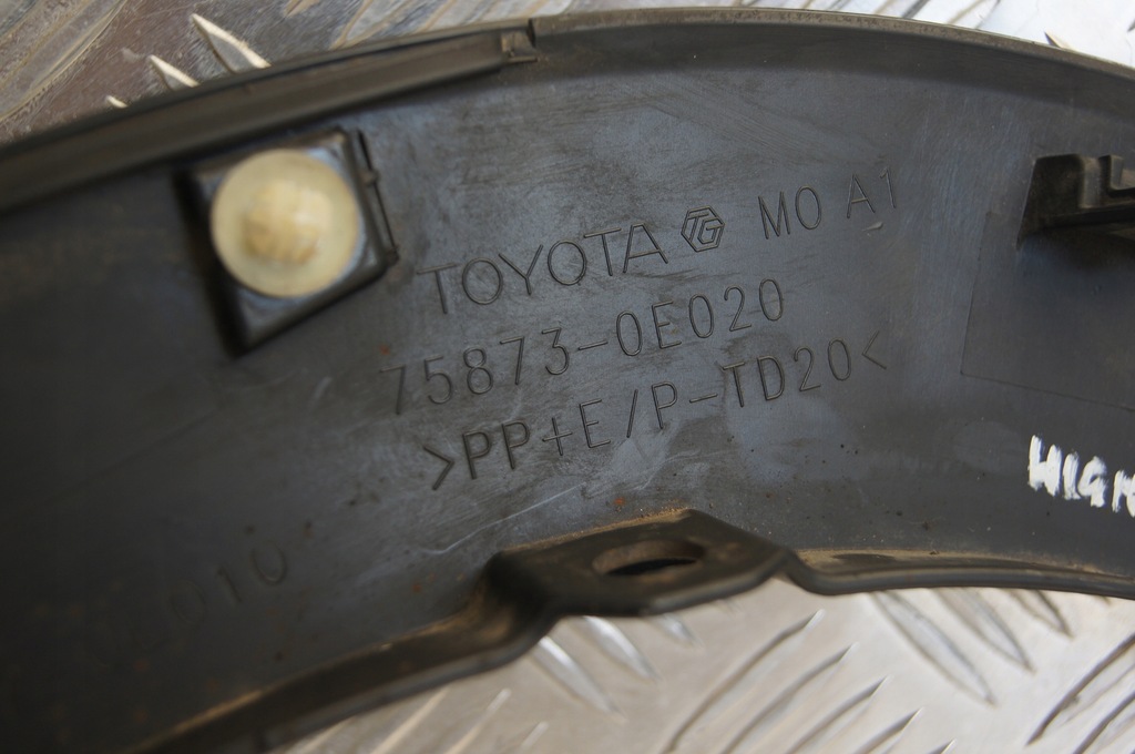 фото №8, Toyota highlander iii usa молдинг крыла правая задняя 75873-0e020