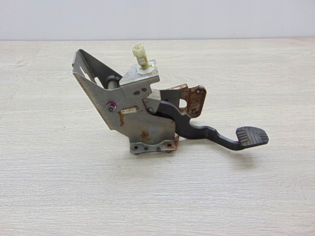 фото №1, Педаль тормоза captiva