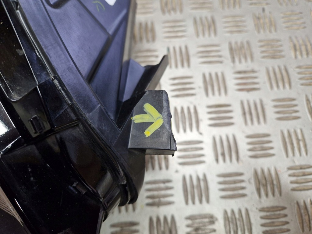 Фара передняя правый  led tesla 3 2017r- в Украине